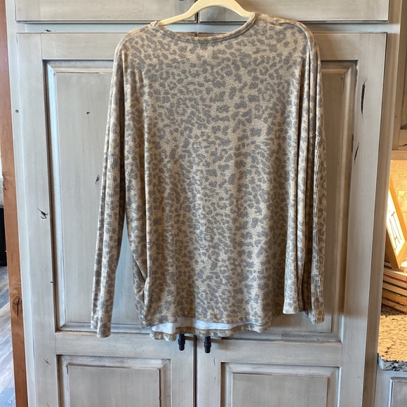 Buffalo leopard print top - Picture 2 of 4